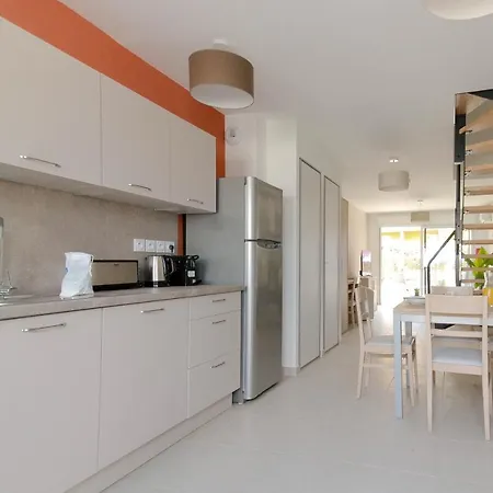 Select'so - Le Poseidon - Mazet En Duplex - Prestations De Qualite & Services Hoteliers - Pos-h * Bormes-les-Mimosas